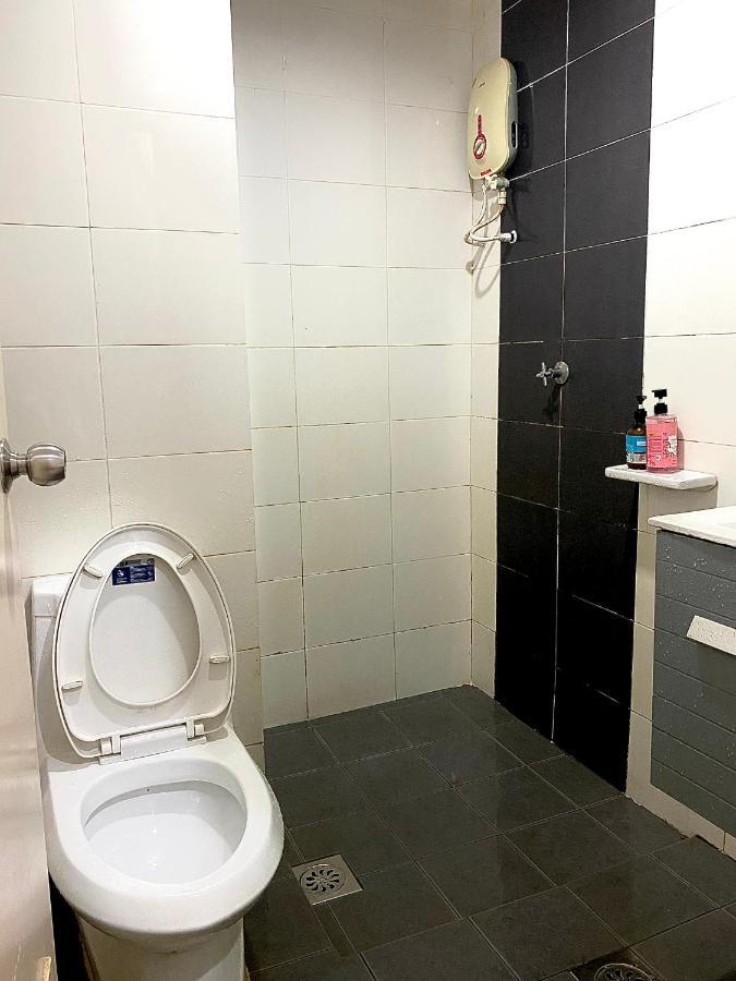 Apartment Private Viana Court Service 2 With Private Parking