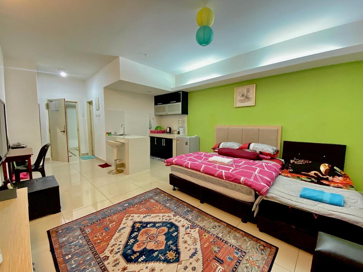 Private Viana Court Service 2 With Private Parking Kota Bharu