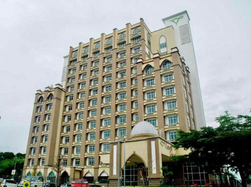 Private Viana Court Service 2 With Private Parking Kota Bharu