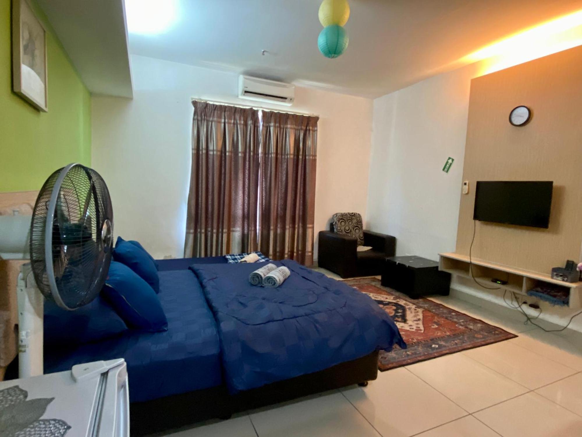 Apartment Private Viana Court Service 2 With Private Parking
